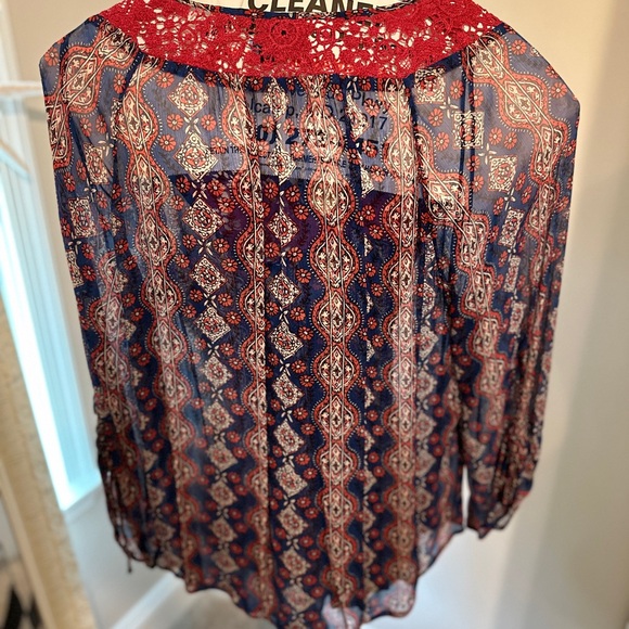 Lucky Brand Like New Blouse Sz Large. Red, white, blue. Ruched tie sleeves - Picture 2 of 5
